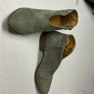 Bootie size 7 1/2. Sage green